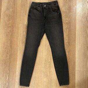 Good American GOOD CLASSIC SLIM STRAIGHT JEANS in Black219 Size 2/26